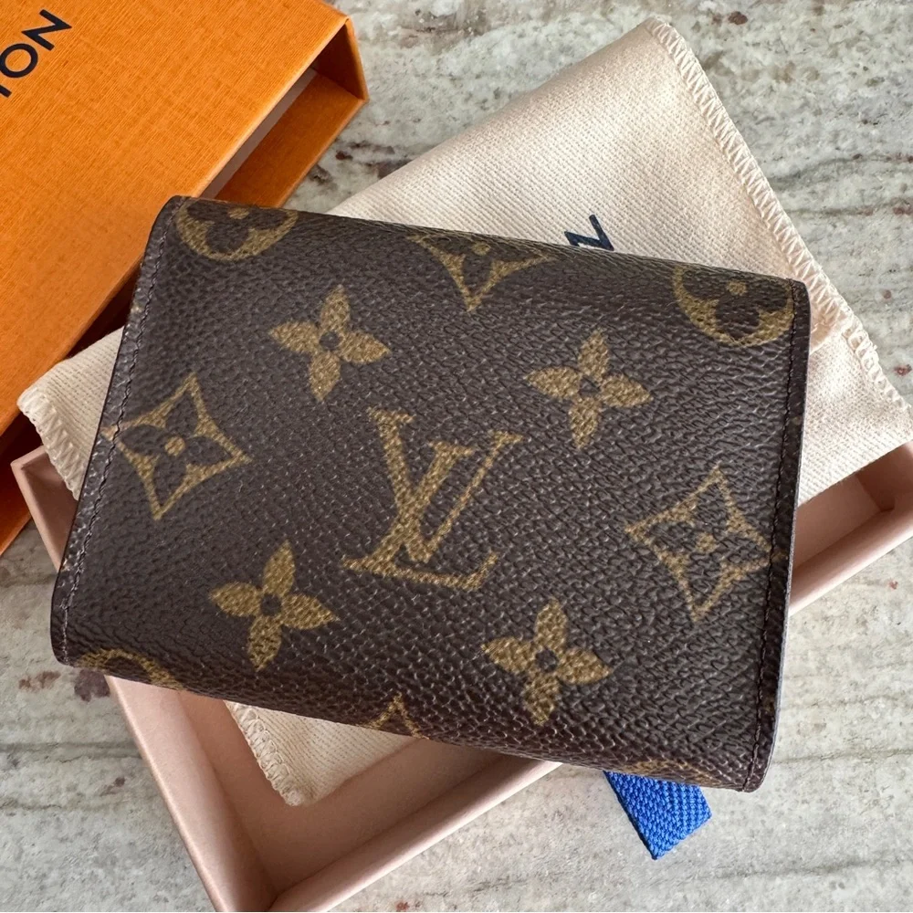 LOUIS VUITTON | EXCELLENT CONDITION AUTHENTIC monogram card holder - Picture 10 of 11